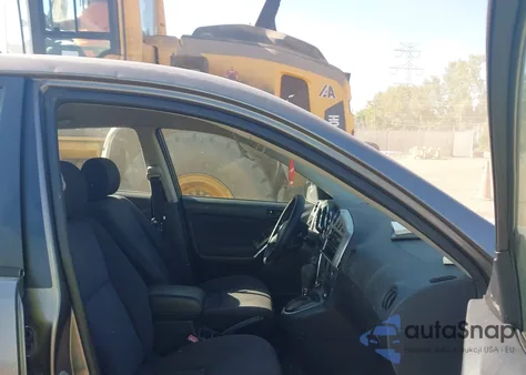 2004 Pontiac Vibe из США, поврежденный, VIN 5Y2SL628X4Z446597